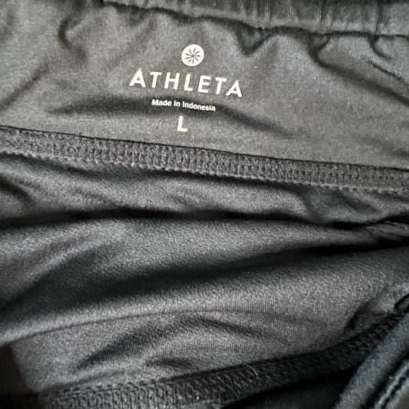 Black Athleta Shorts size large - Picture 3 of 3